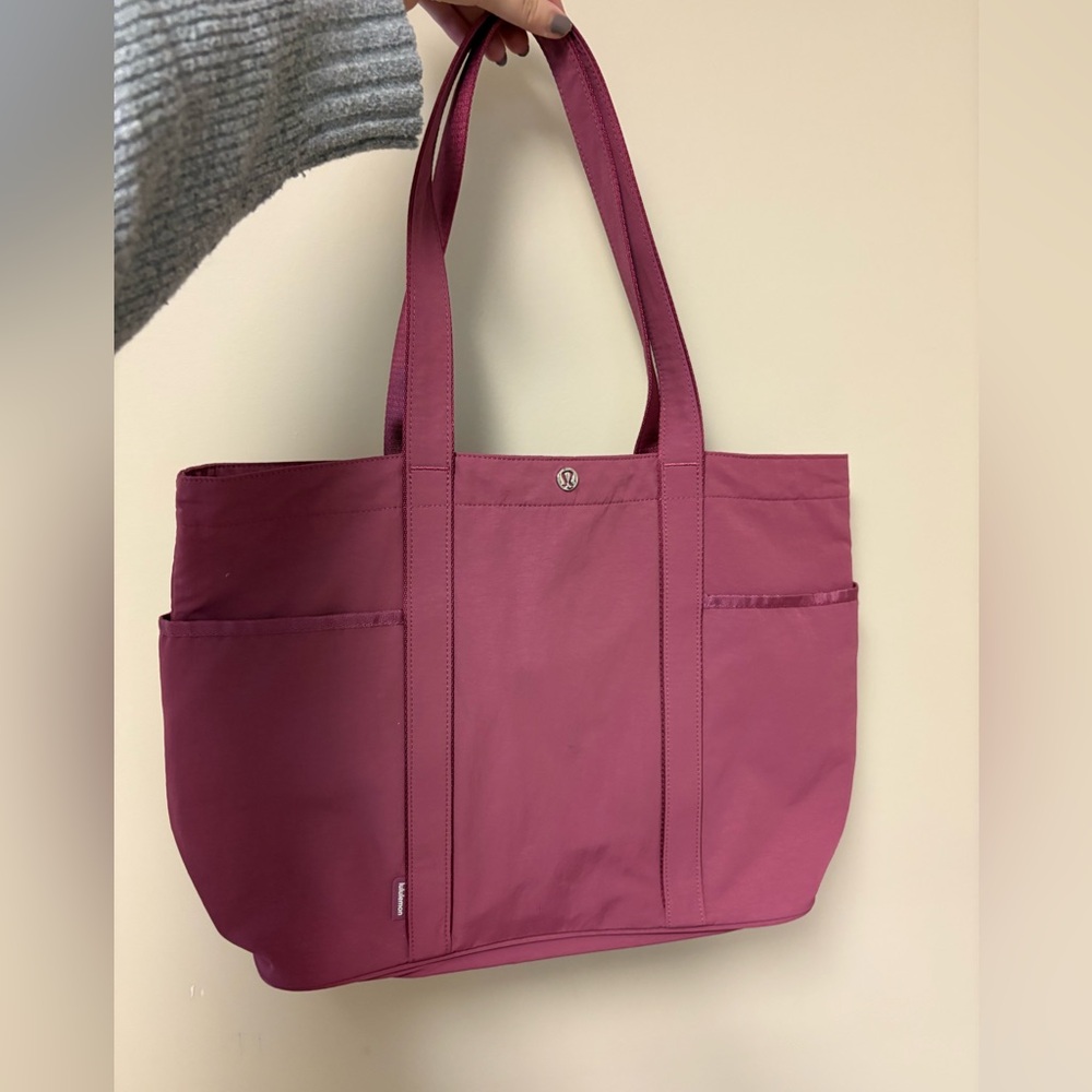lululemon athletica Berry Pink Magenta Daily Multi Pocket Tote Bag NWOT